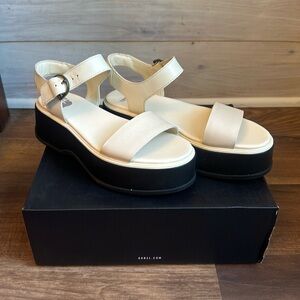 Sorel Dayspring Ankle Strap Sandal - Size 7 - Brand new!!